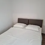 Apartamento Aksa Residences Vir