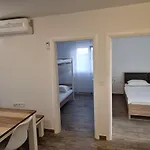 Aksa Residences Apartamento Vir