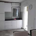 Aksa Residences * Vir