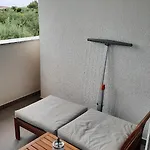 Apartamento Aksa Residences Vir