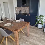 Apartamento Aksa Residences