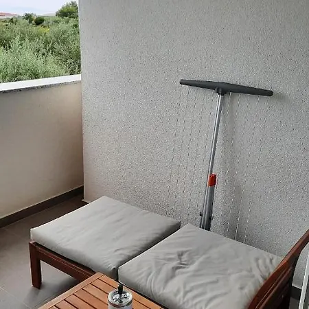 Apartment Aksa Residences Vir