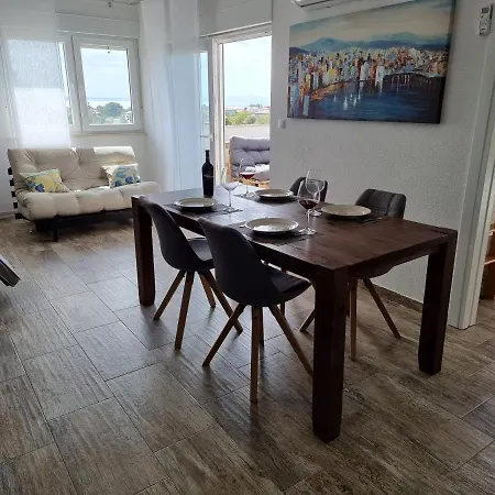 Aksa Residences Apartmán