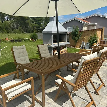Aksa Residences Vir
