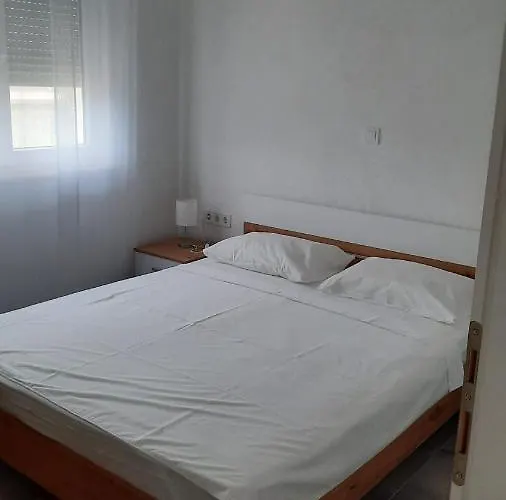 Aksa Residences * Vir